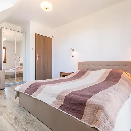 Amelia Δωμάτια σε οικογενειακή κατοικία Krynica Morska