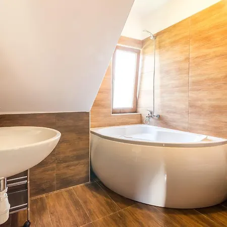 Amelia 크리니차 모르스카